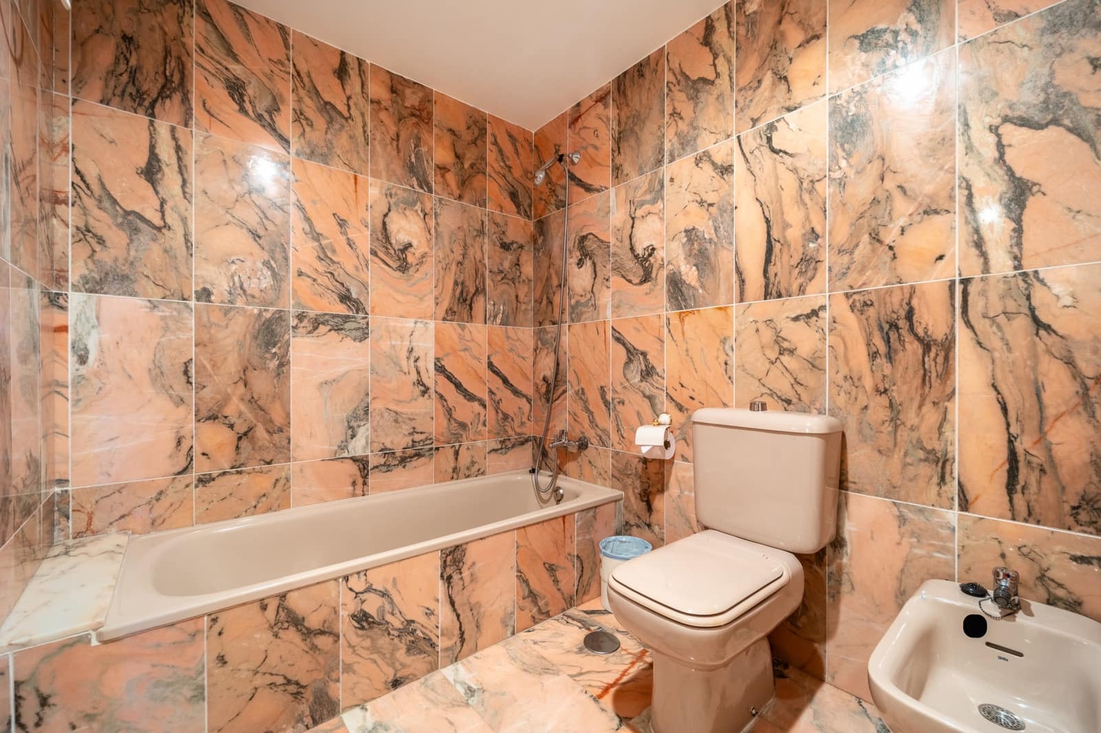 3 sypialnia Dom na sprzedaż w Marbella z basenem garażem - 950 000 € (Ref: 9446190)