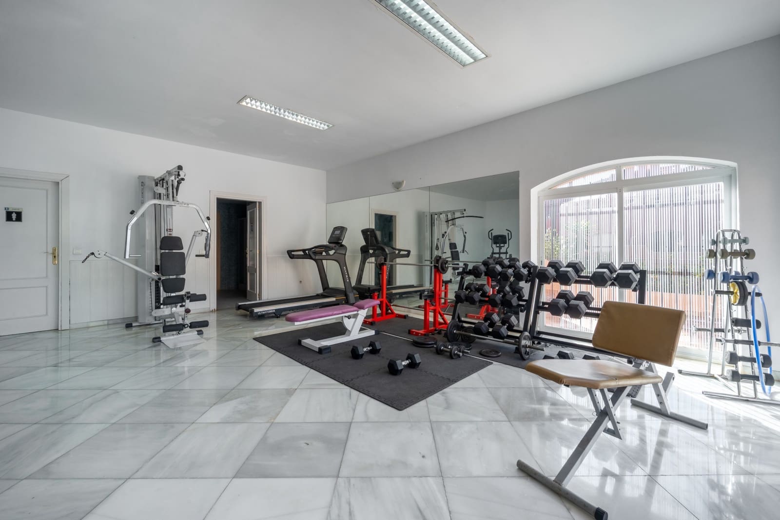 3 sypialnia Dom na sprzedaż w Marbella z basenem garażem - 950 000 € (Ref: 9446190)