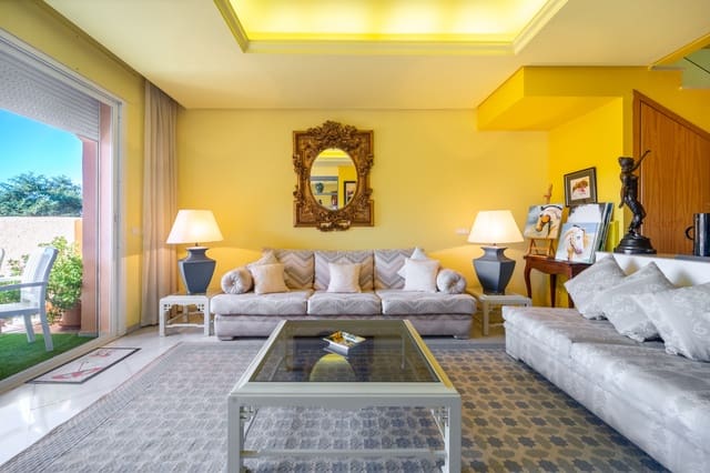 3 sypialnia Dom na sprzedaż w Marbella z basenem garażem - 950 000 € (Ref: 9446190)