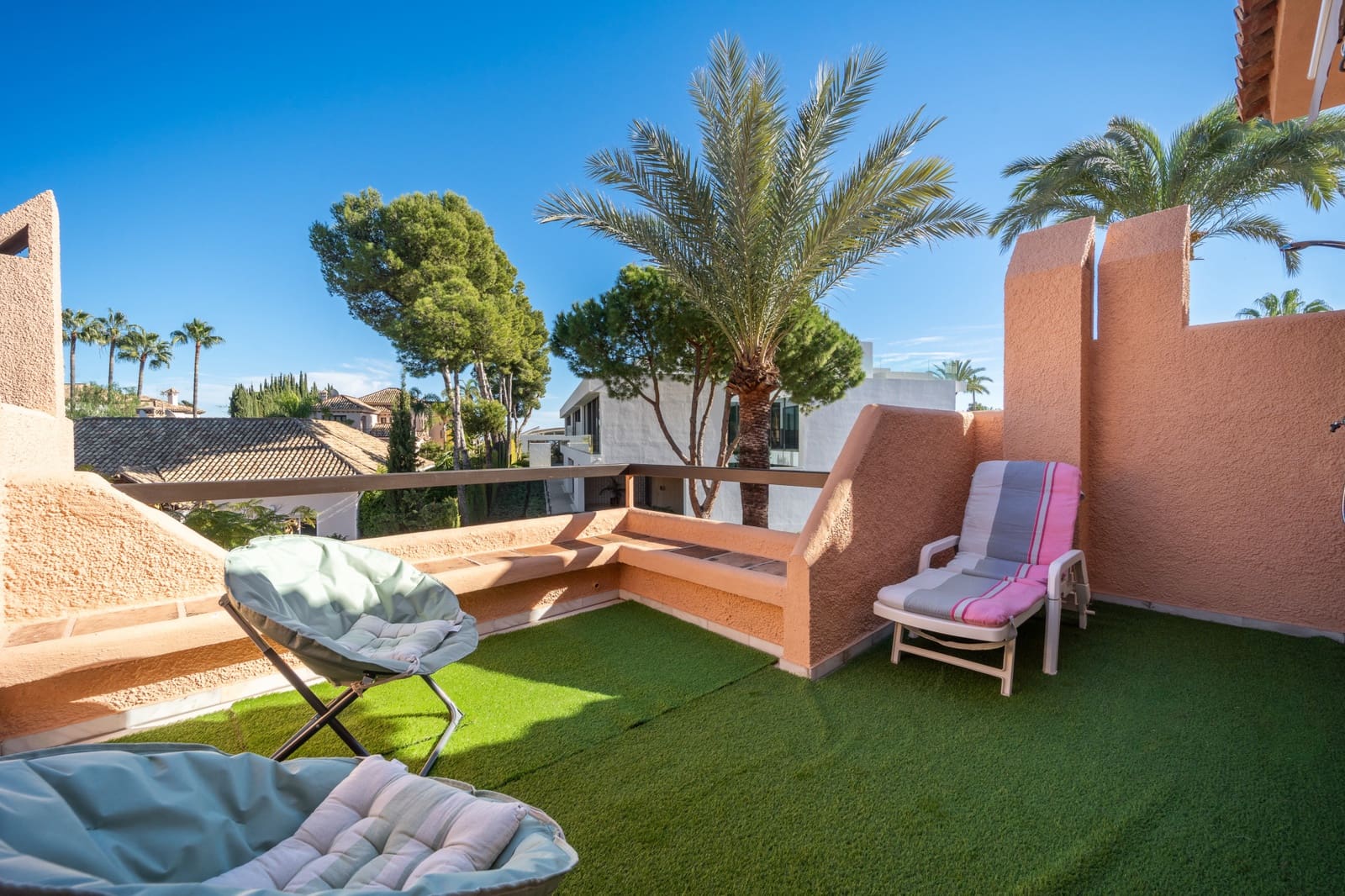 3 sypialnia Dom na sprzedaż w Marbella z basenem garażem - 950 000 € (Ref: 9446190)