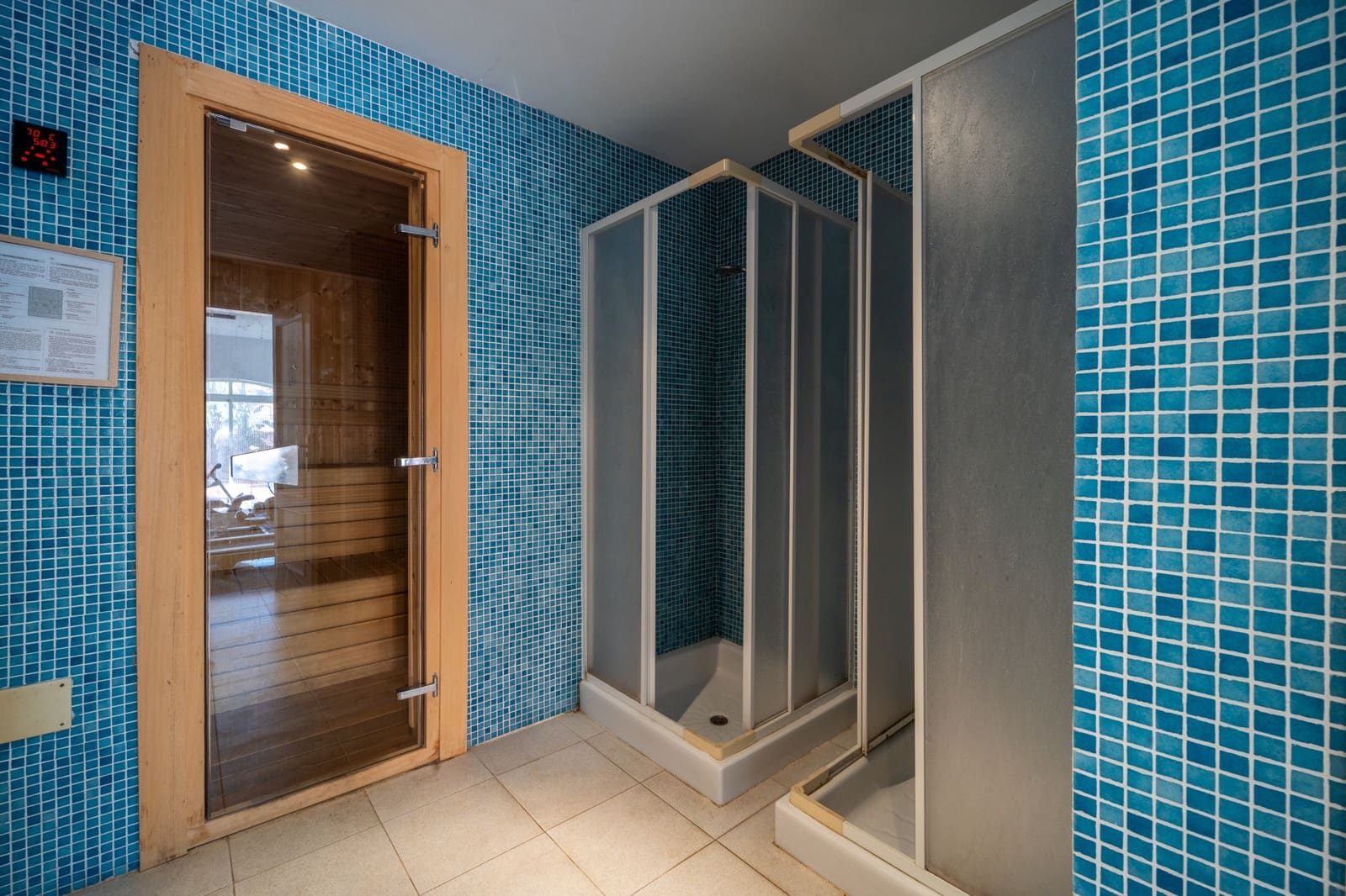 3 sypialnia Dom na sprzedaż w Marbella z basenem garażem - 950 000 € (Ref: 9446190)