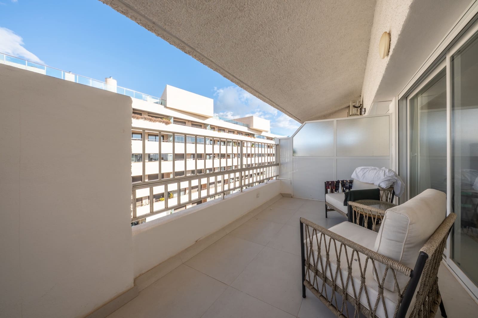 2 chambre Penthouse à vendre à Marbella avec piscine garage - 850 000 € (Ref: 9450116)