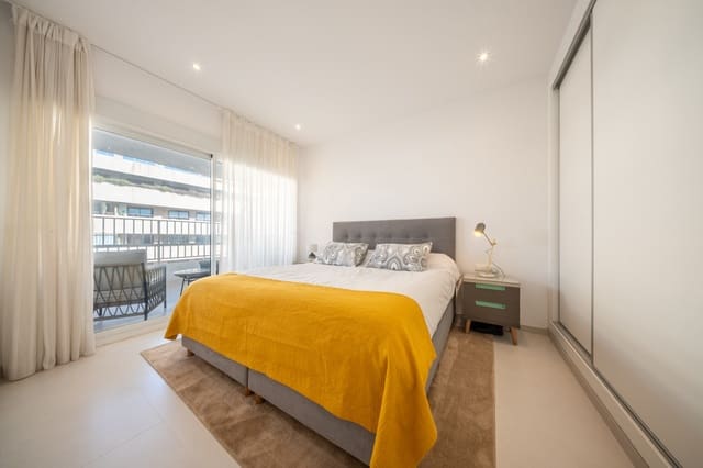 2 chambre Penthouse à vendre à Marbella avec piscine garage - 850 000 € (Ref: 9450116)