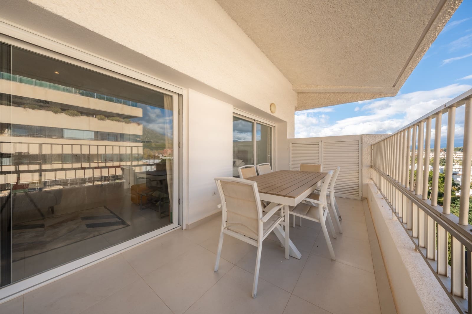 2 chambre Penthouse à vendre à Marbella avec piscine garage - 850 000 € (Ref: 9450116)