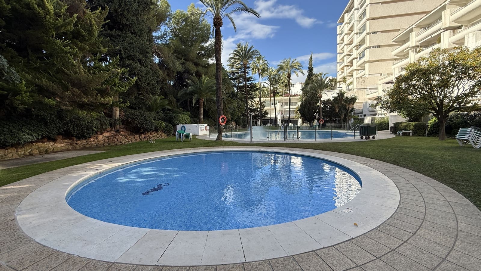 2 chambre Penthouse à vendre à Marbella avec piscine garage - 850 000 € (Ref: 9450116)