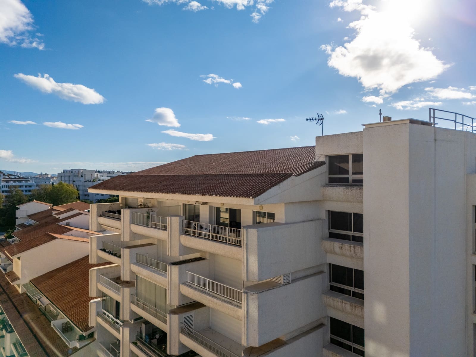 2 chambre Penthouse à vendre à Marbella avec piscine garage - 850 000 € (Ref: 9450116)