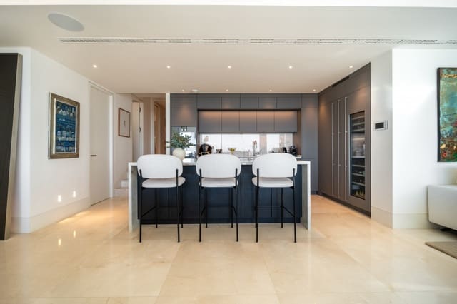 3 chambre Appartement à vendre à La Quinta, Benahavís avec piscine garage - 2 150 000 € (Ref: 9456140)