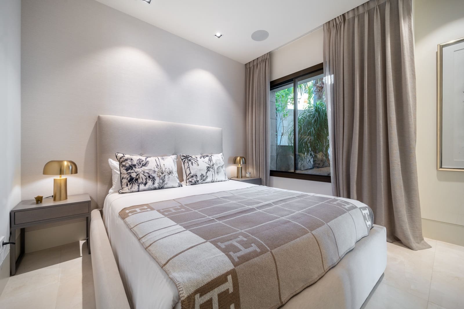 3 chambre Appartement à vendre à La Quinta avec piscine garage - 2 150 000 € (Ref: 9456140)