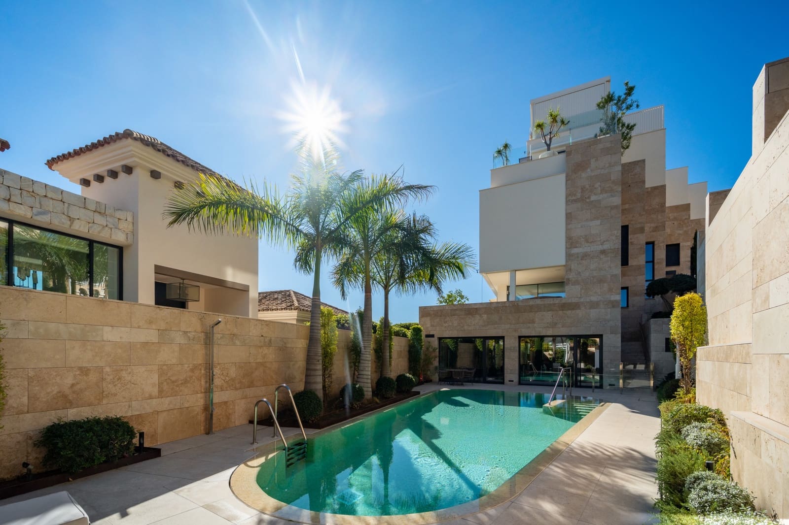 3 chambre Appartement à vendre à La Quinta avec piscine garage - 2 150 000 € (Ref: 9456140)