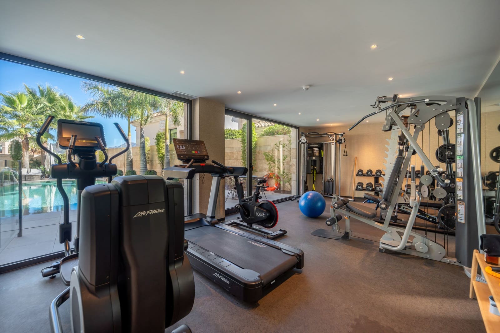 3 chambre Appartement à vendre à La Quinta avec piscine garage - 2 150 000 € (Ref: 9456140)