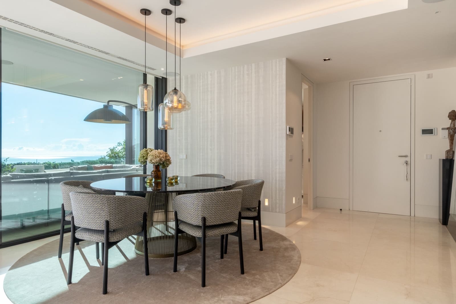 3 bedroom Apartment for sale in La Quinta with pool garage - € 2,150,000 (Ref: 9456140)