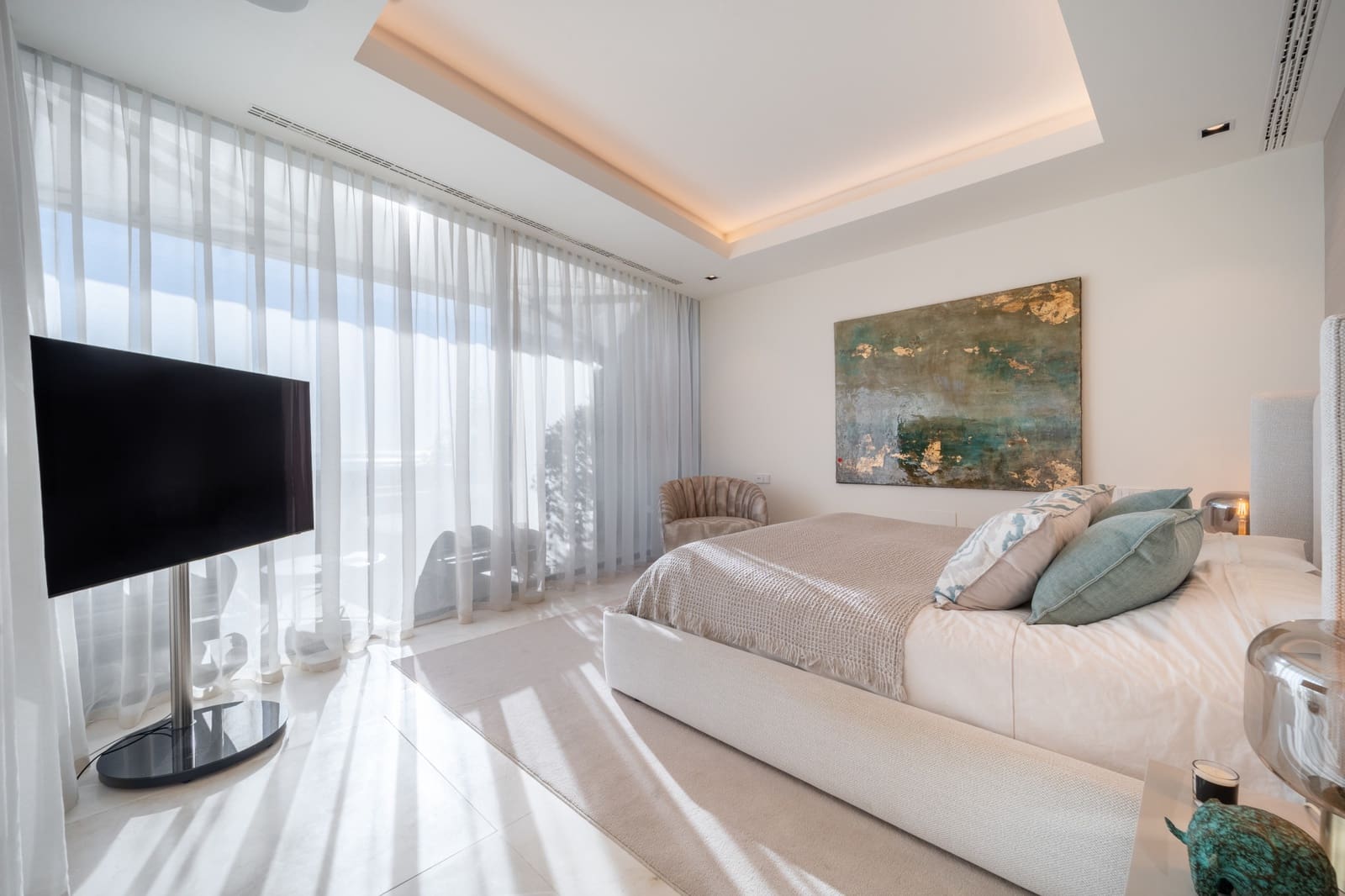 3 bedroom Apartment for sale in La Quinta with pool garage - € 2,150,000 (Ref: 9456140)