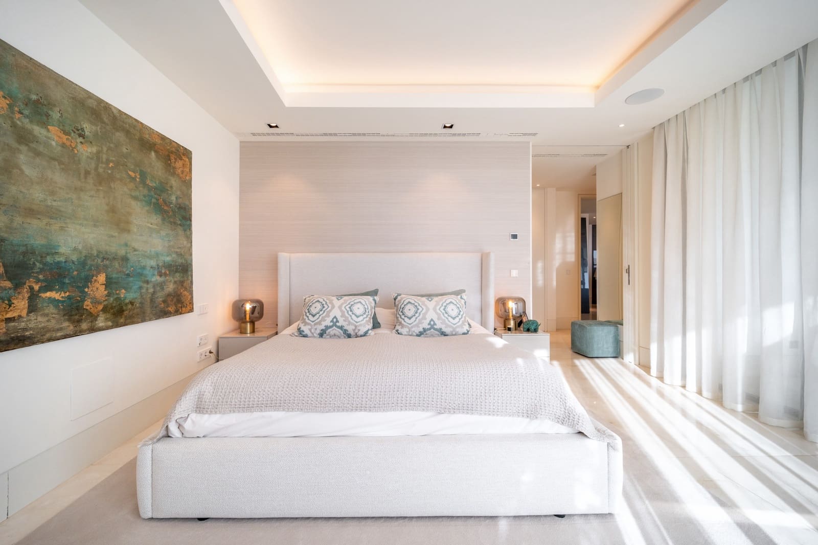 3 bedroom Apartment for sale in La Quinta with pool garage - € 2,150,000 (Ref: 9456140)