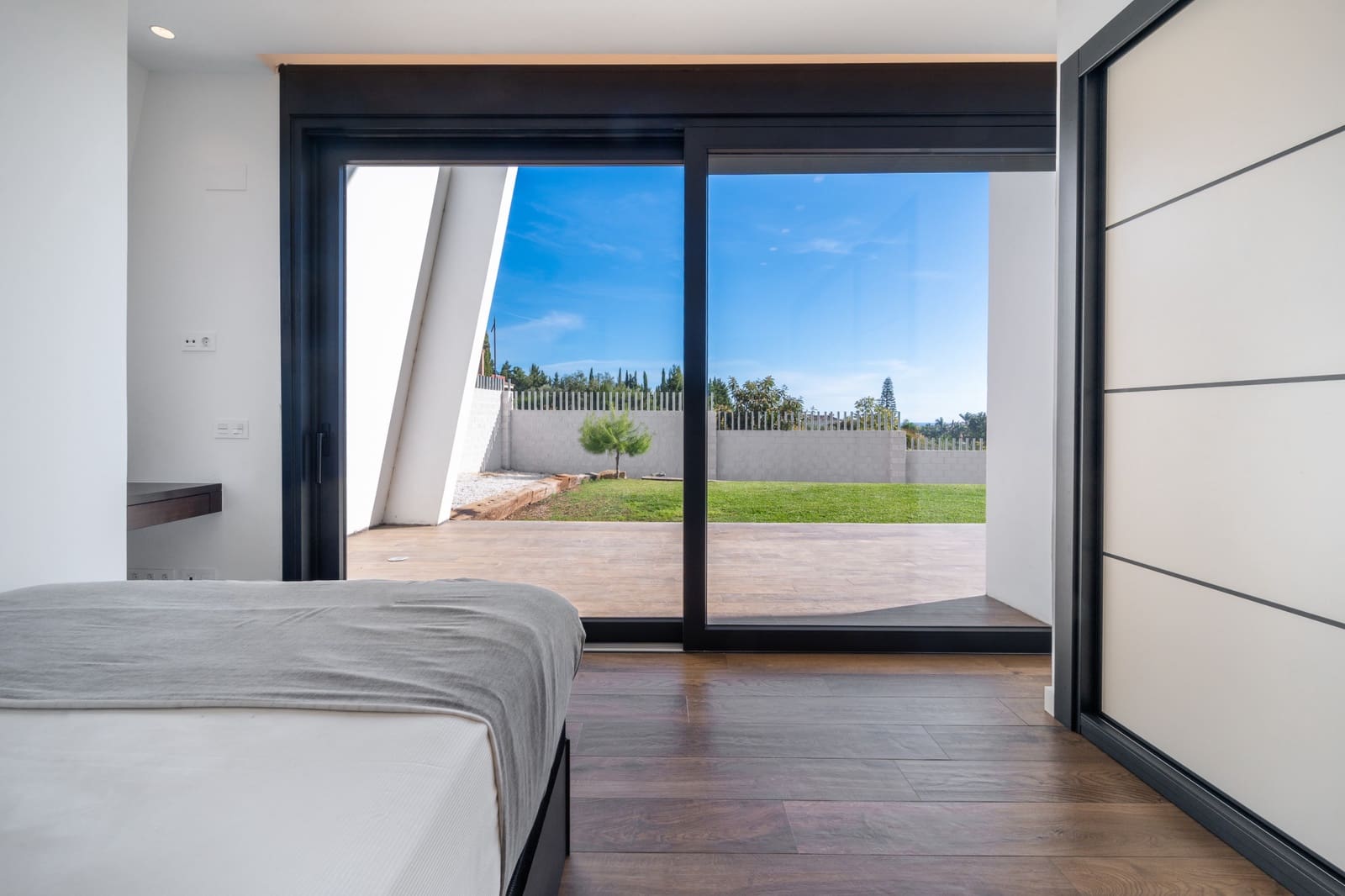 3 bedroom Villa for sale in Bel-Air with pool garage - € 2,190,000 (Ref: 9461951)