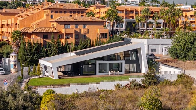 3 slaapkamer Villa te koop in Bel-Air, Estepona met zwembad garage - € 2.390.000 (Ref: 9461951)