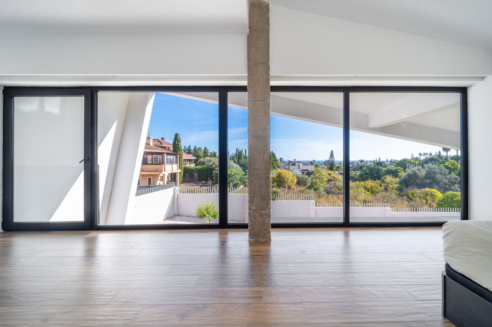 3 sypialnia Willa na sprzedaż w Bel-Air z basenem garażem - 2 390 000 € (Ref: 9461951)