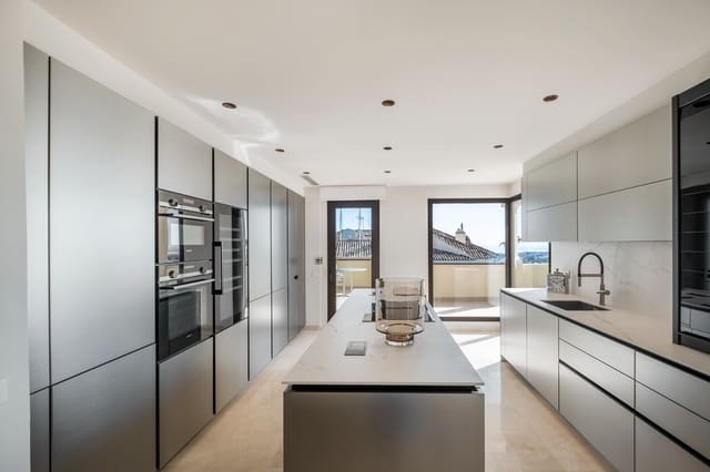 4 slaapkamer Penthouse te koop in Marbella met zwembad garage - € 2.950.000 (Ref: 9461954)