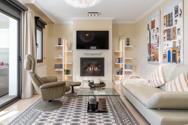 2 quarto Penthouse para venda em Los Flamingos, Benahavís com piscina garagem - 1 390 000 € (Ref: 9468297)