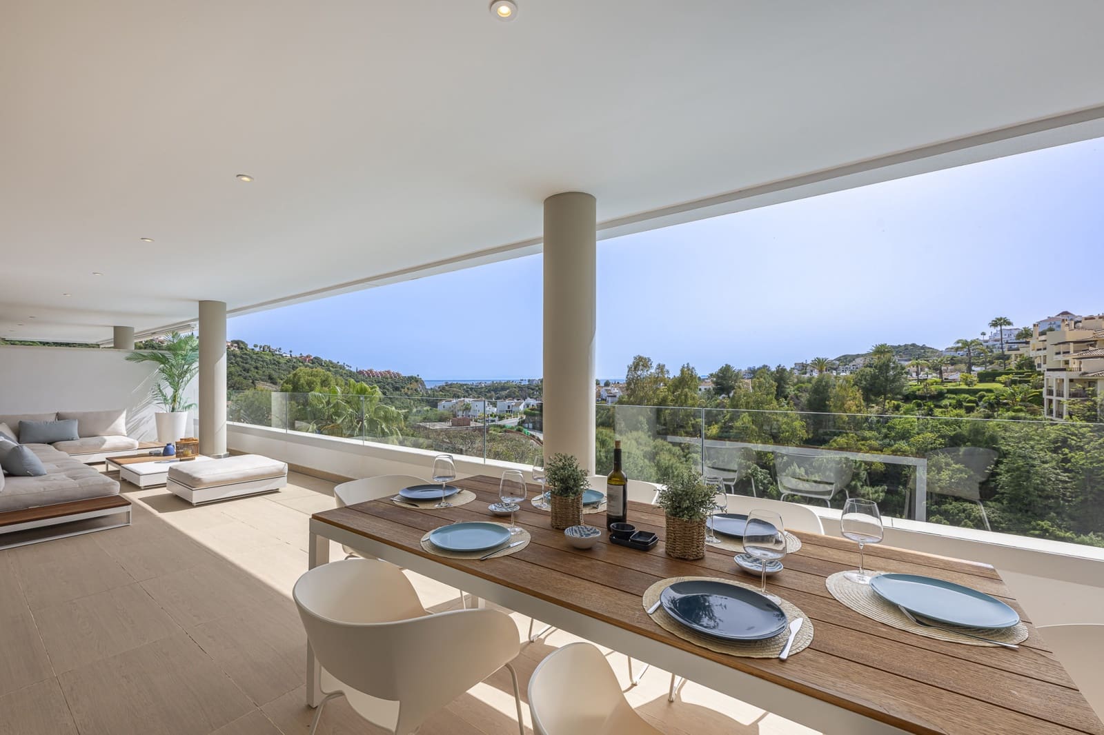 3 quarto Penthouse para venda em Benahavis com piscina garagem - 940 000 € (Ref: 9470283)