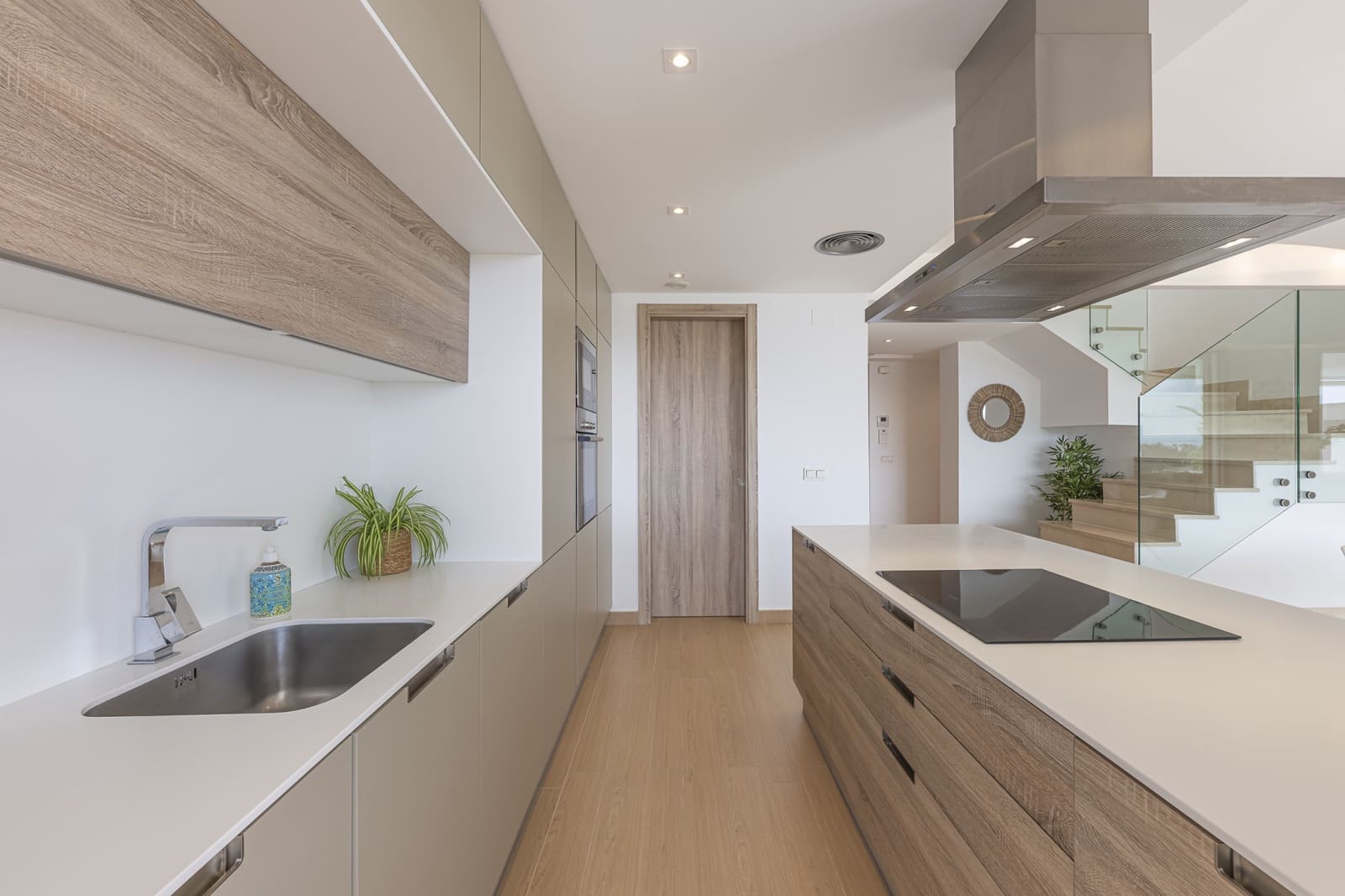 3 quarto Penthouse para venda em Benahavis com piscina garagem - 940 000 € (Ref: 9470283)