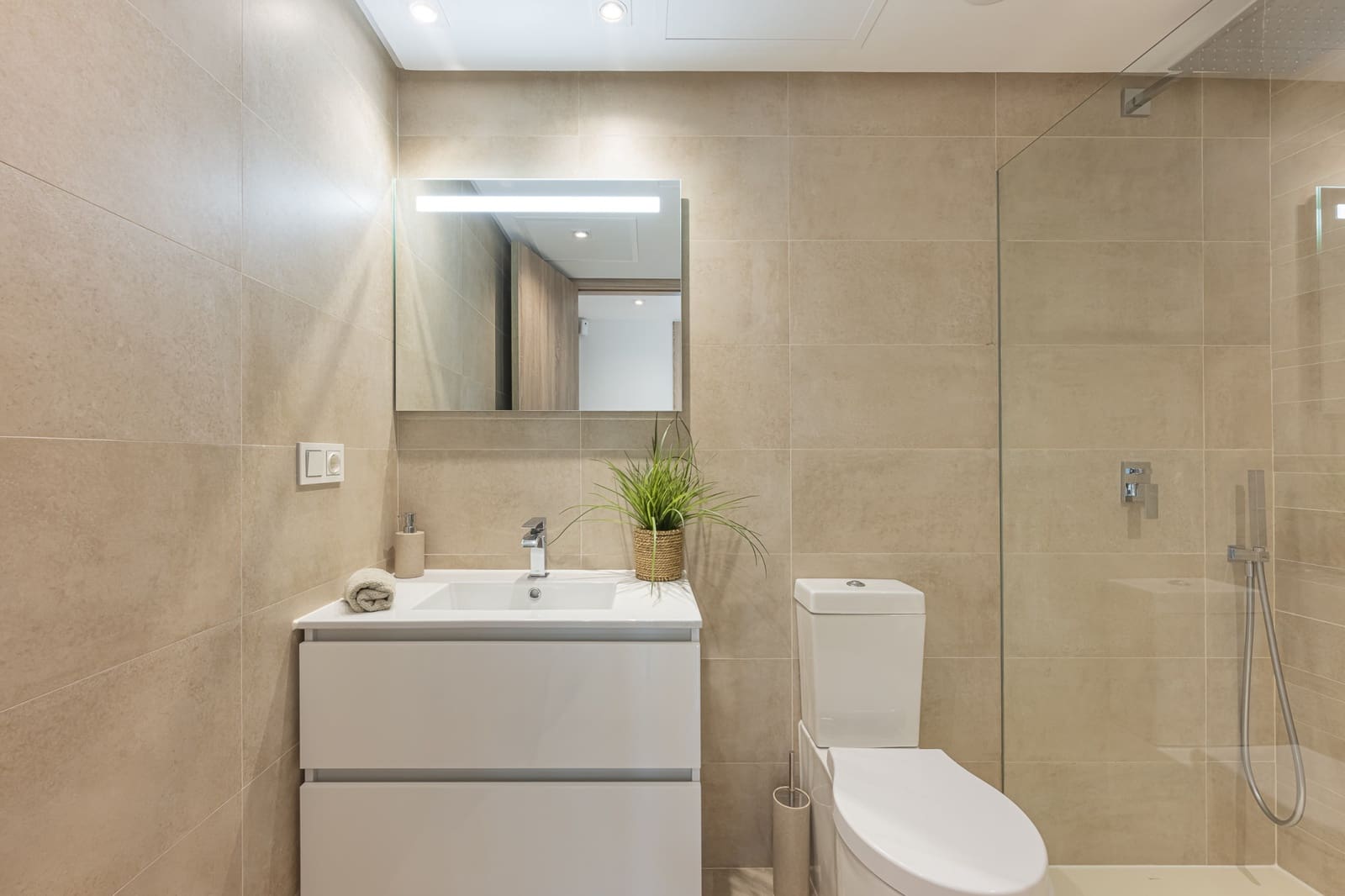 3 quarto Penthouse para venda em Benahavis com piscina garagem - 940 000 € (Ref: 9470283)