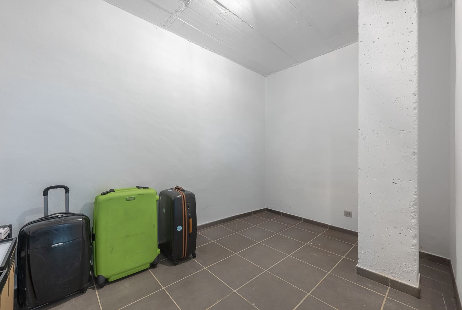 3 quarto Penthouse para venda em Benahavis com piscina garagem - 940 000 € (Ref: 9470283)