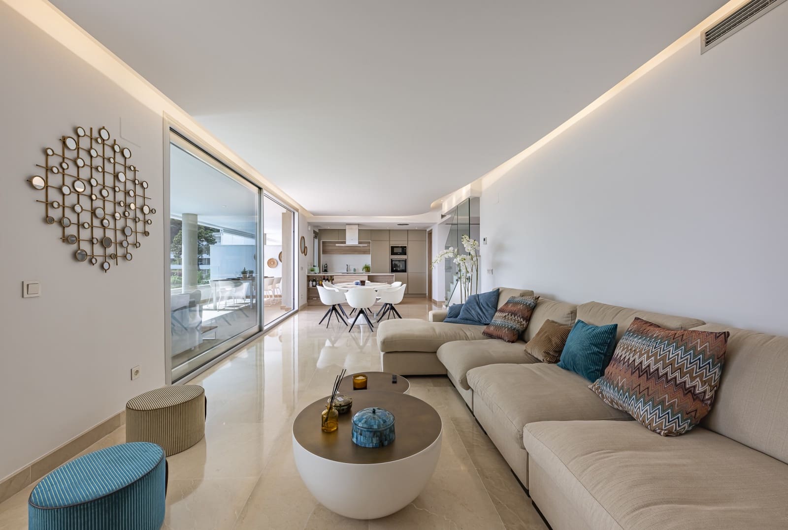 3 quarto Penthouse para venda em Benahavis com piscina garagem - 940 000 € (Ref: 9470283)