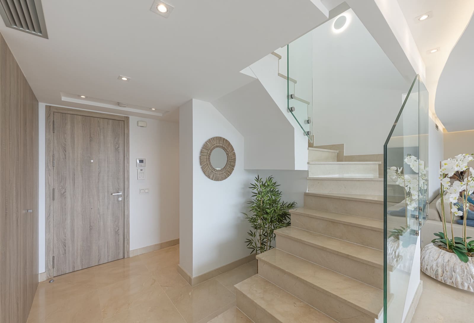 3 quarto Penthouse para venda em Benahavis com piscina garagem - 940 000 € (Ref: 9470283)