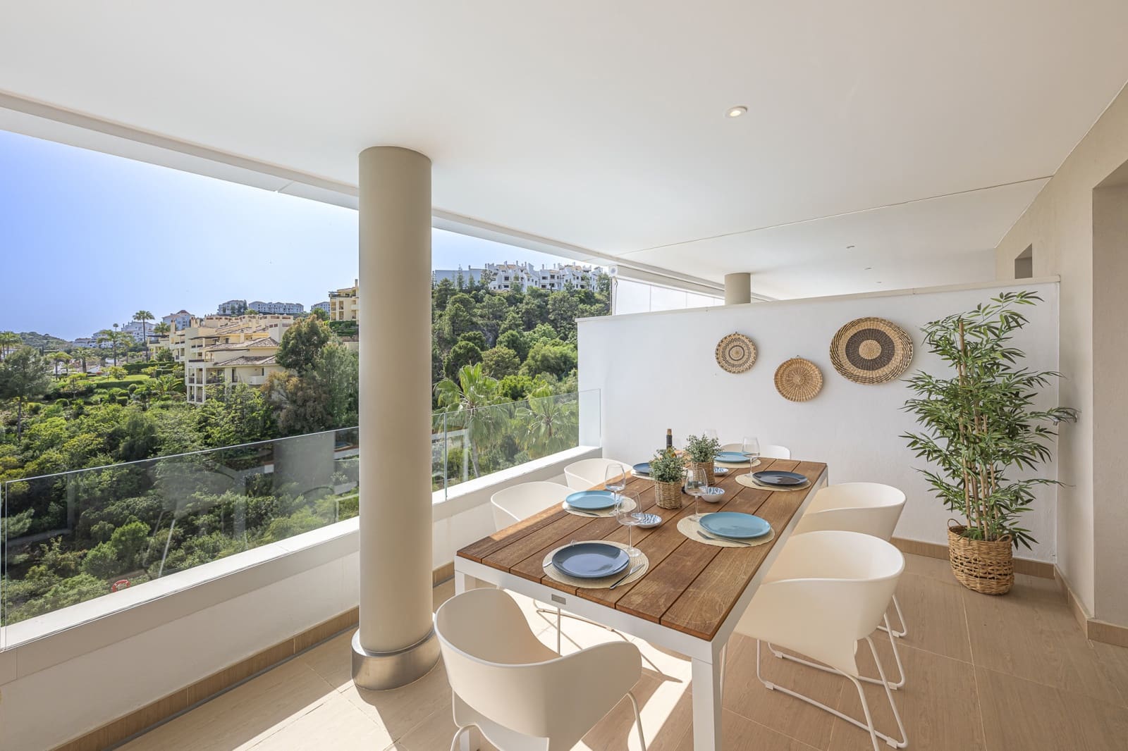 3 quarto Penthouse para venda em Benahavis com piscina garagem - 940 000 € (Ref: 9470283)