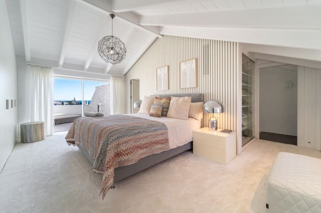 Ático de 3 habitaciones en Marbella en venta con piscina garaje - 3.000.000 € (Ref: 9470284)