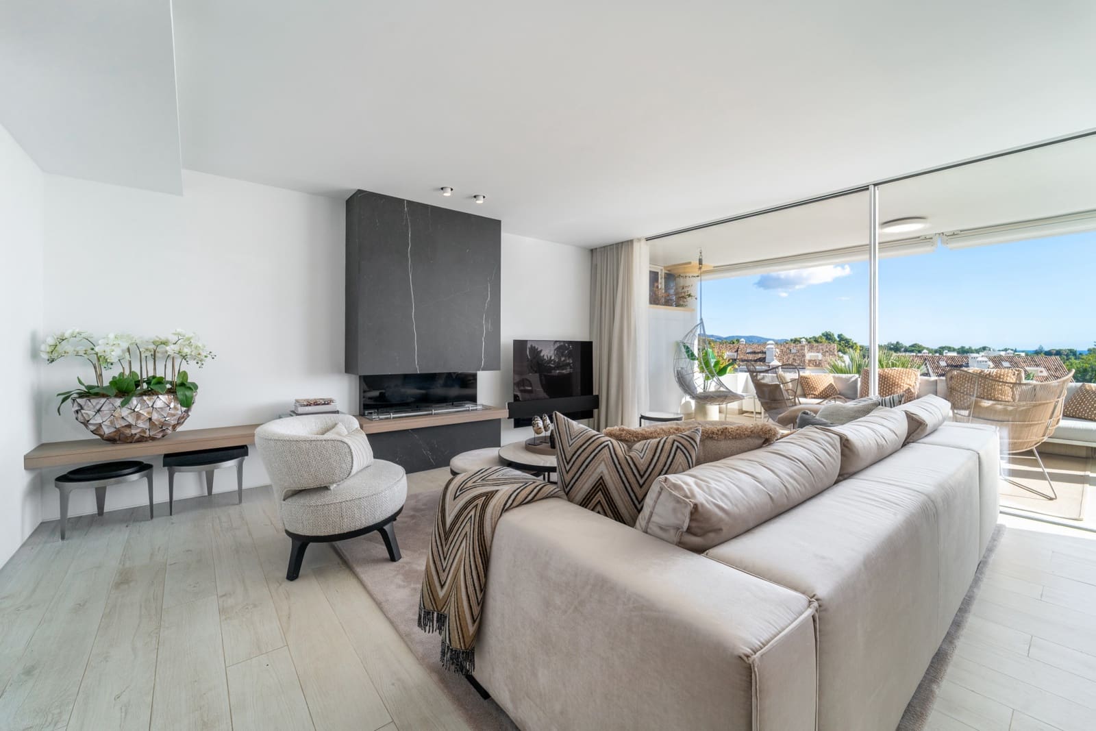 Ático de 3 habitaciones en Marbella en venta con piscina garaje - 3.000.000 € (Ref: 9470284)