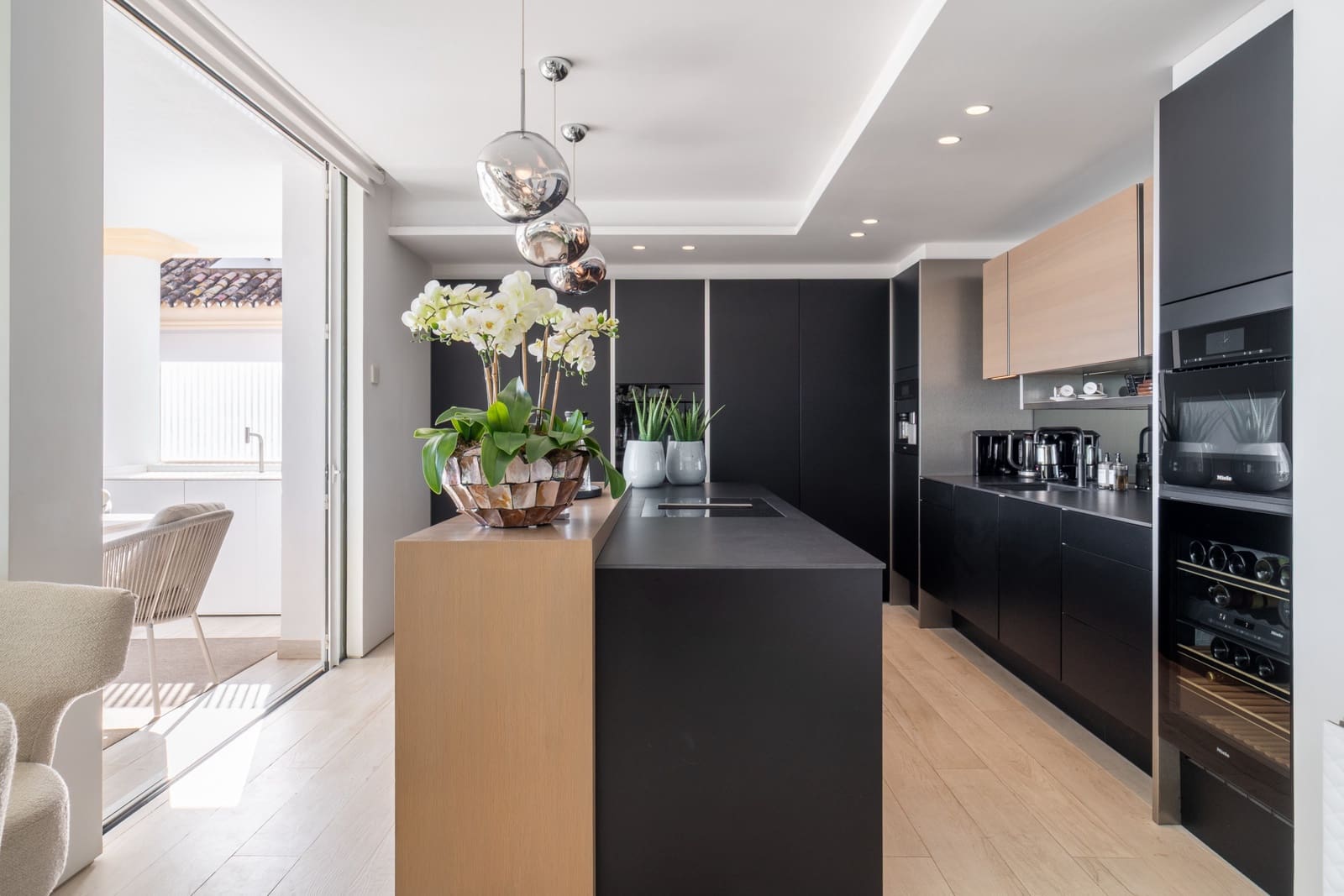 Ático de 3 habitaciones en Marbella en venta con piscina garaje - 3.000.000 € (Ref: 9470284)