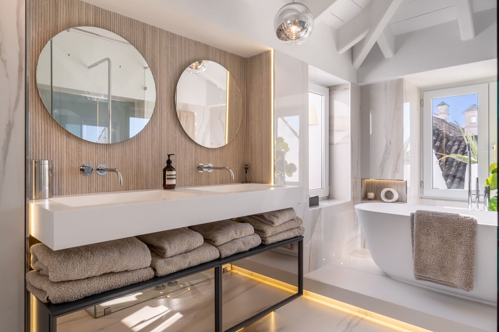 Ático de 3 habitaciones en Marbella en venta con piscina garaje - 3.000.000 € (Ref: 9470284)