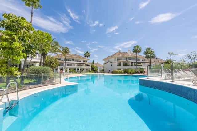 Ático de 3 habitaciones en Marbella en venta con piscina garaje - 3.000.000 € (Ref: 9470284)