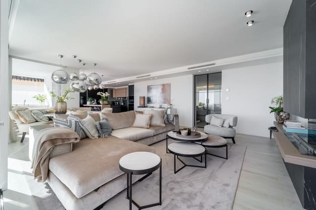 Ático de 3 habitaciones en Marbella en venta con piscina garaje - 3.000.000 € (Ref: 9470284)
