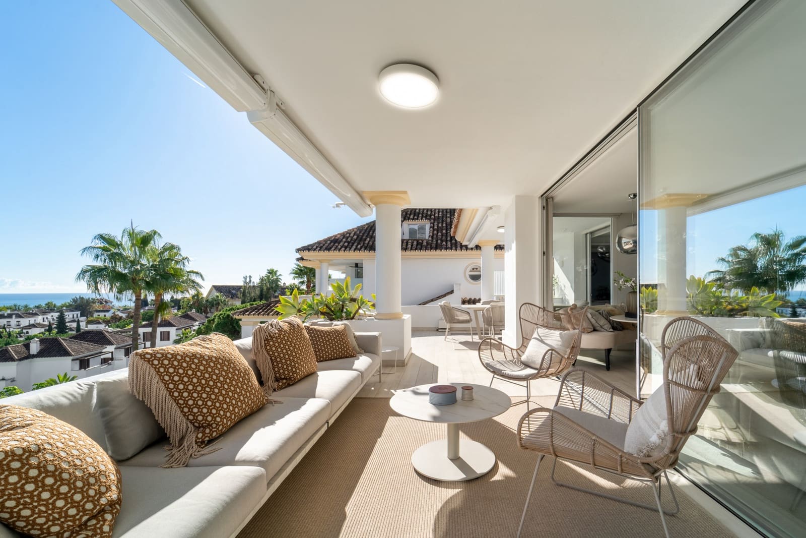 Ático de 3 habitaciones en Marbella en venta con piscina garaje - 3.000.000 € (Ref: 9470284)