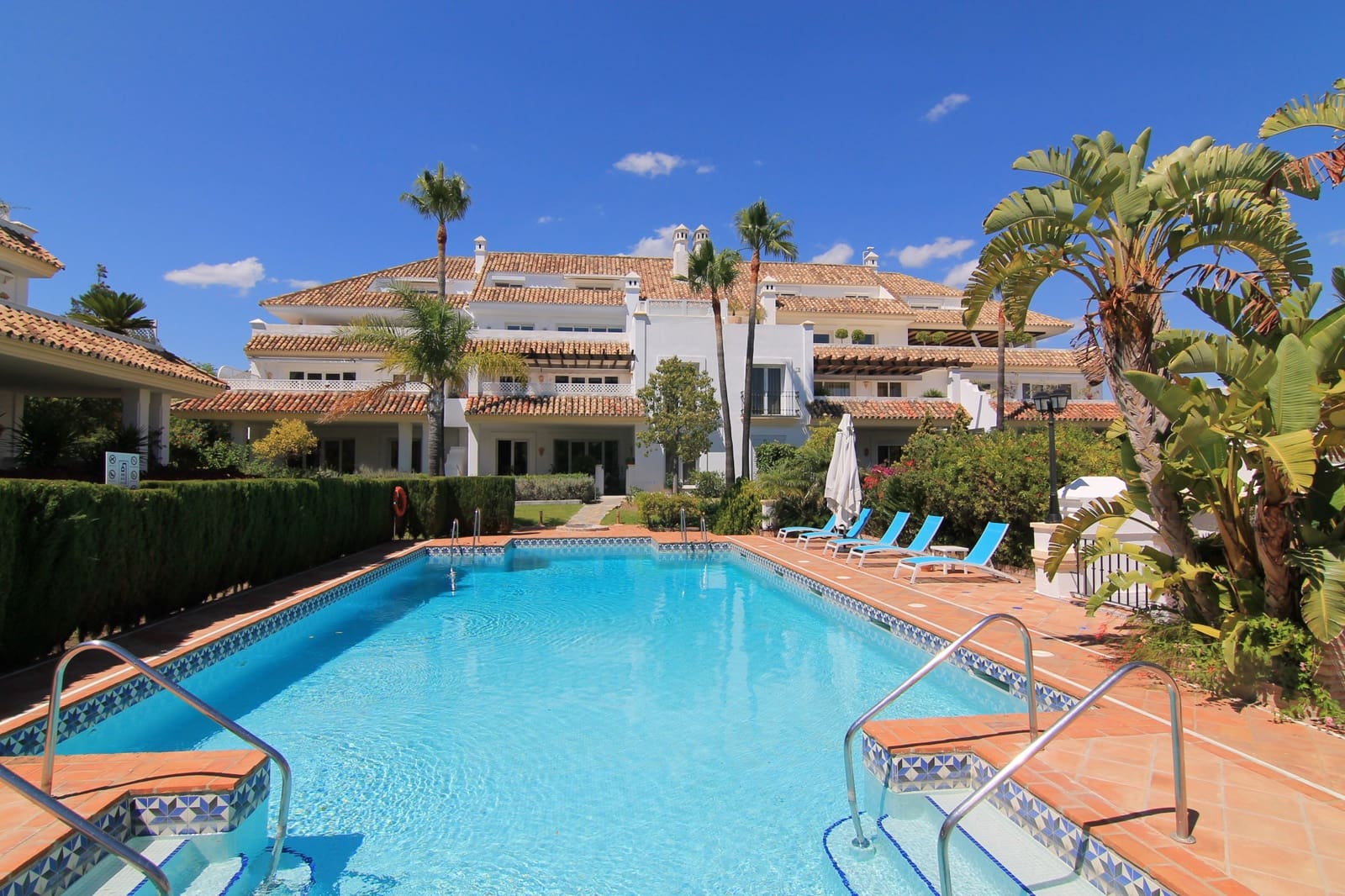 Ático de 3 habitaciones en Marbella en venta con piscina garaje - 3.000.000 € (Ref: 9470284)