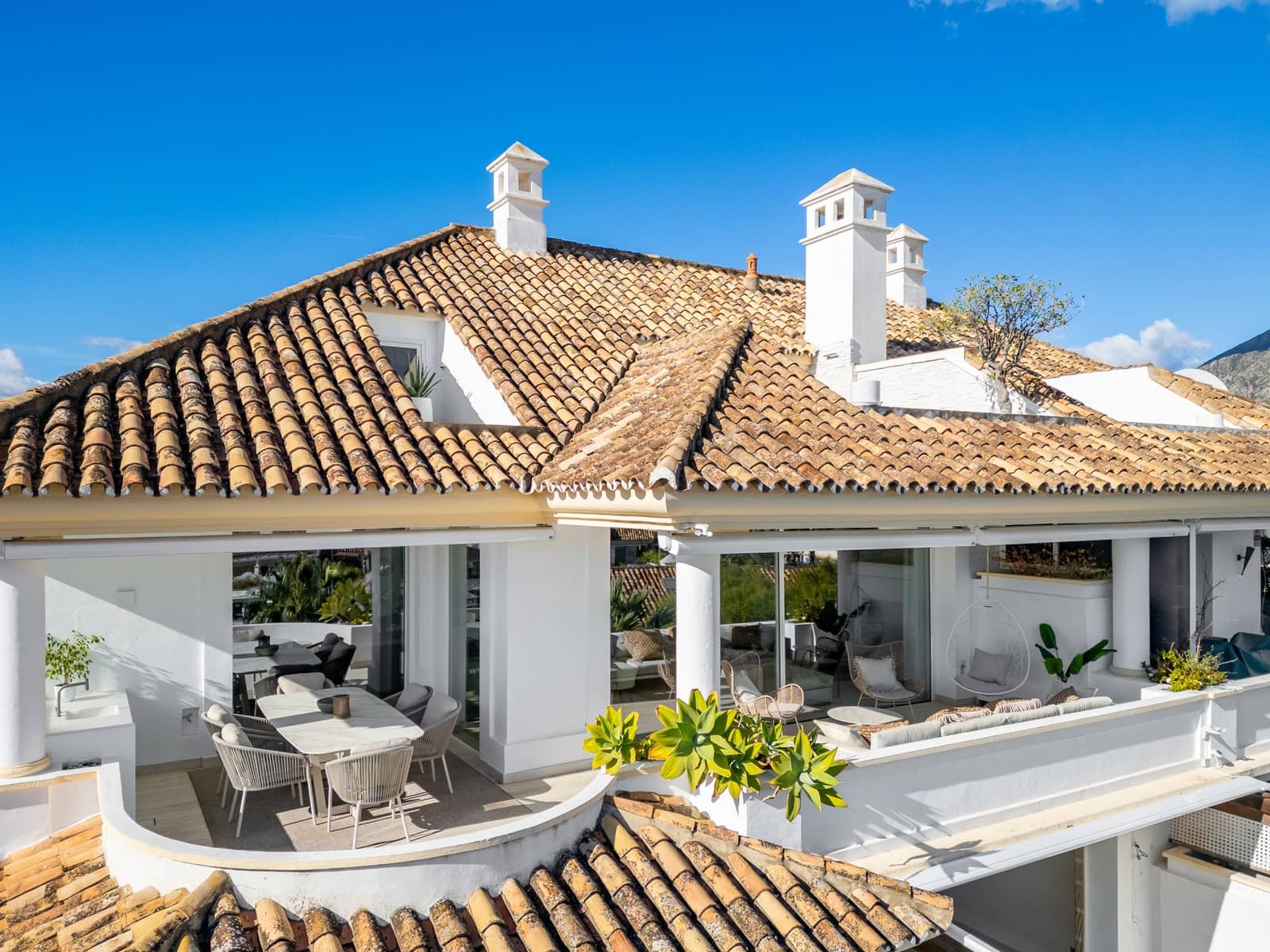 Ático de 3 habitaciones en Marbella en venta con piscina garaje - 3.000.000 € (Ref: 9470284)