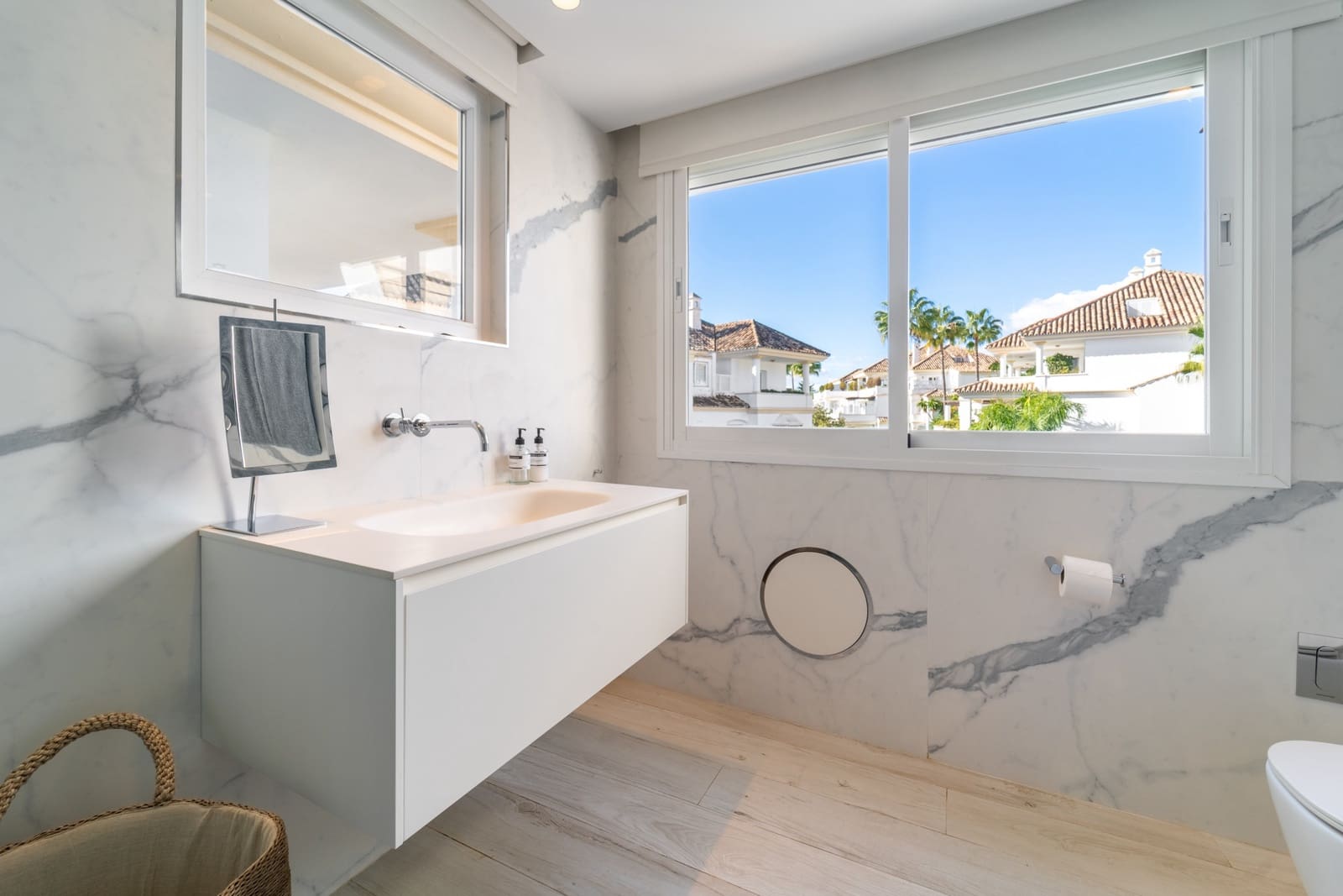 3 soveværelse Penthouse til salg i Marbella med swimmingpool garage - € 2.850.000 (Ref: 9470284)