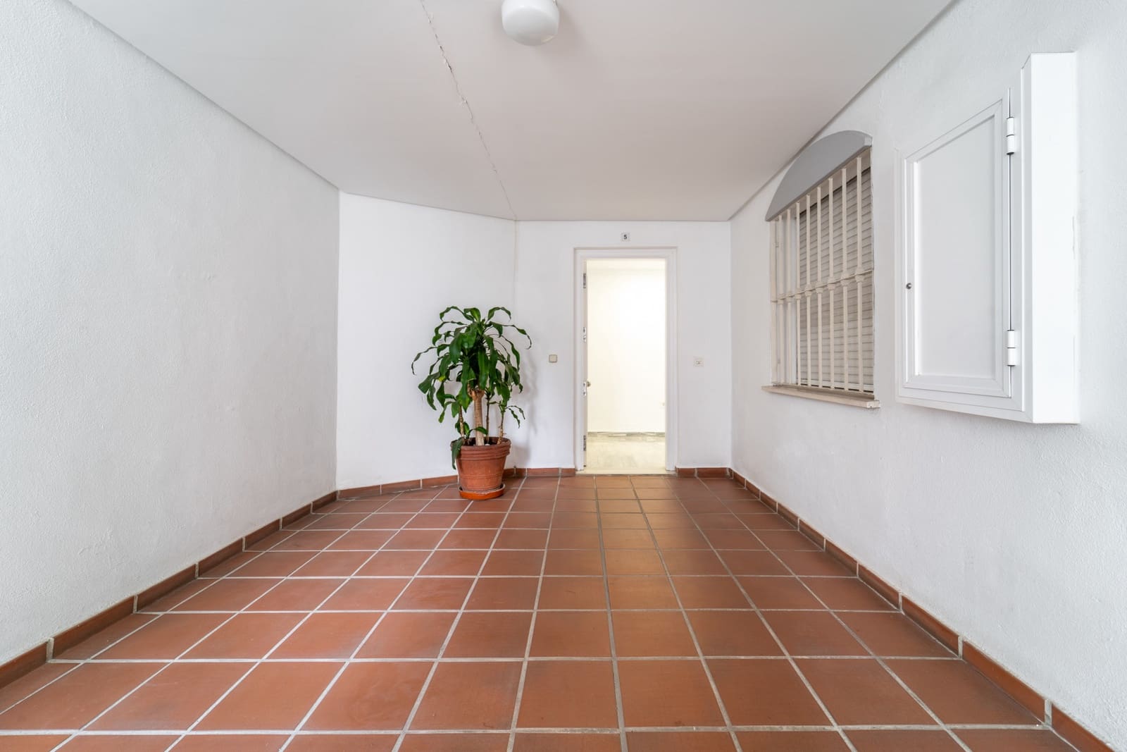 3 bedroom Apartment for rent in Guadalmina with pool garage - € 2,800 (Ref: 9481417)