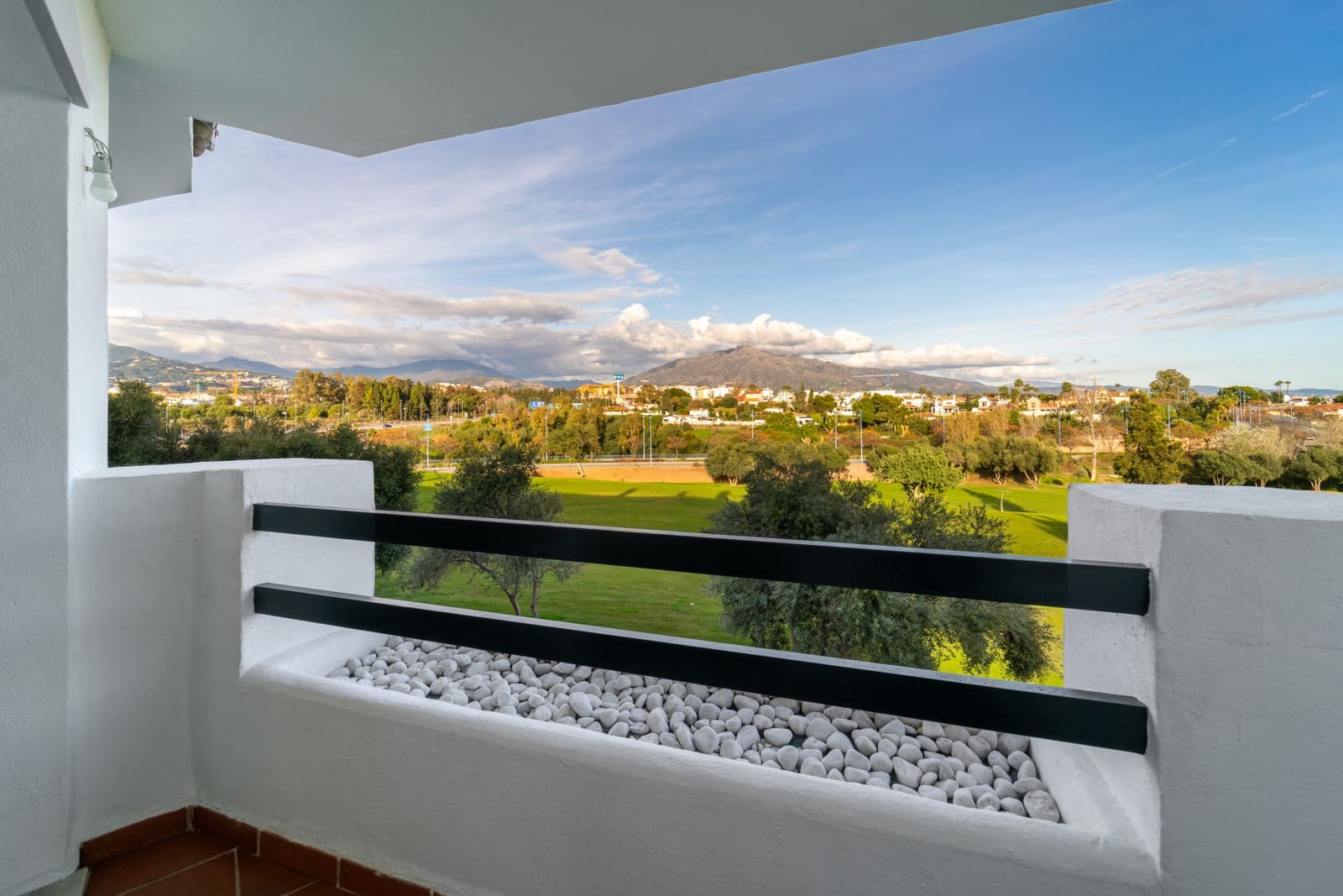 3 bedroom Apartment for rent in Guadalmina with pool garage - € 2,800 (Ref: 9481417)