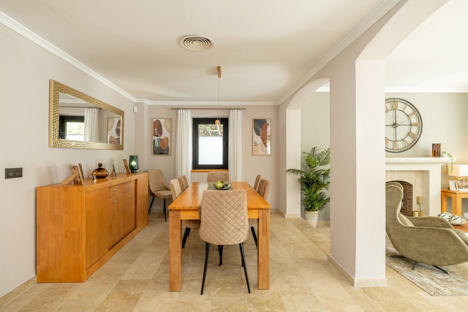 5 bedroom Villa for sale in Benahavis with pool garage - € 1,998,000 (Ref: 9481945)