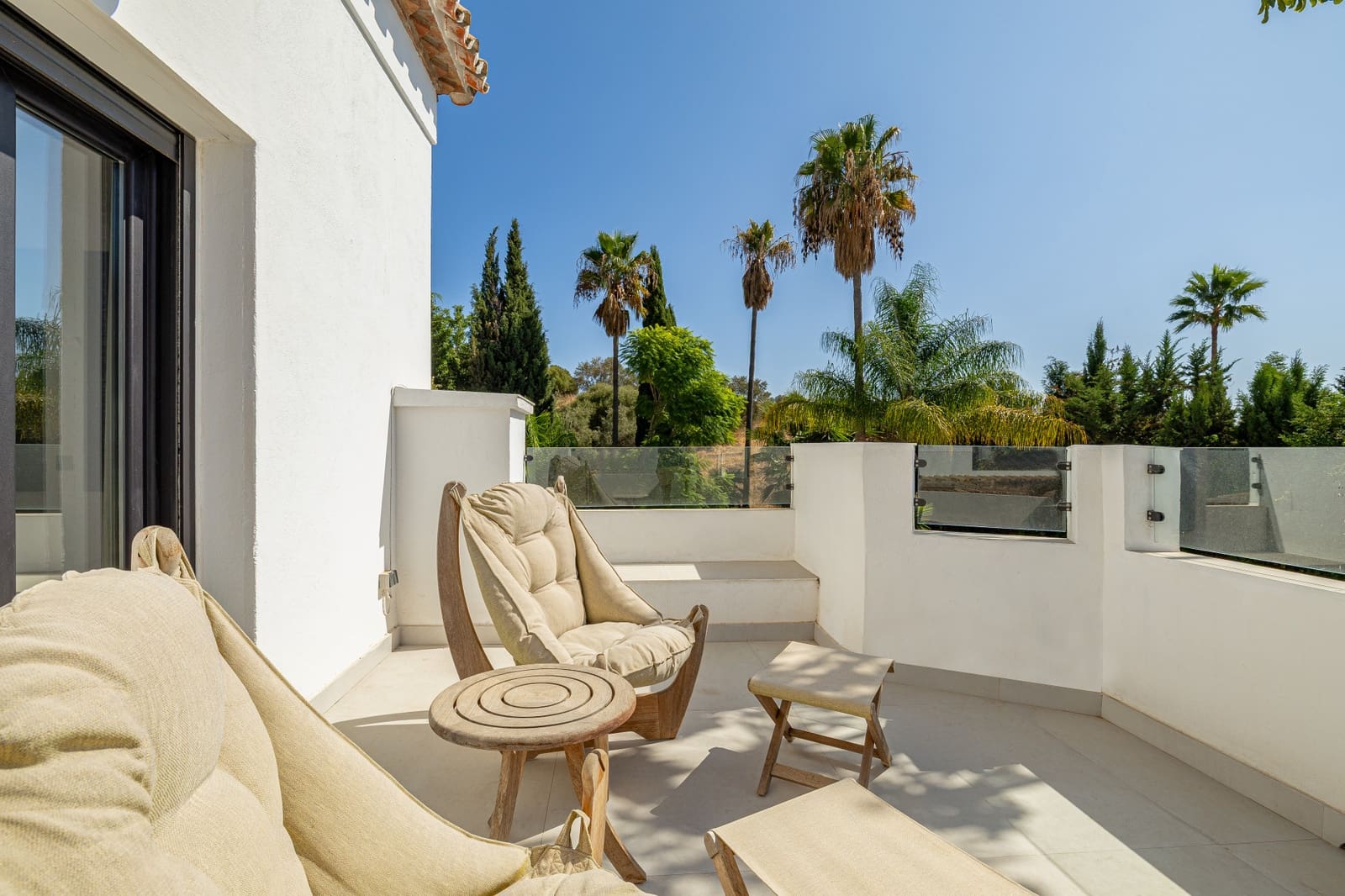 5 bedroom Villa for sale in Benahavis with pool garage - € 1,998,000 (Ref: 9481945)