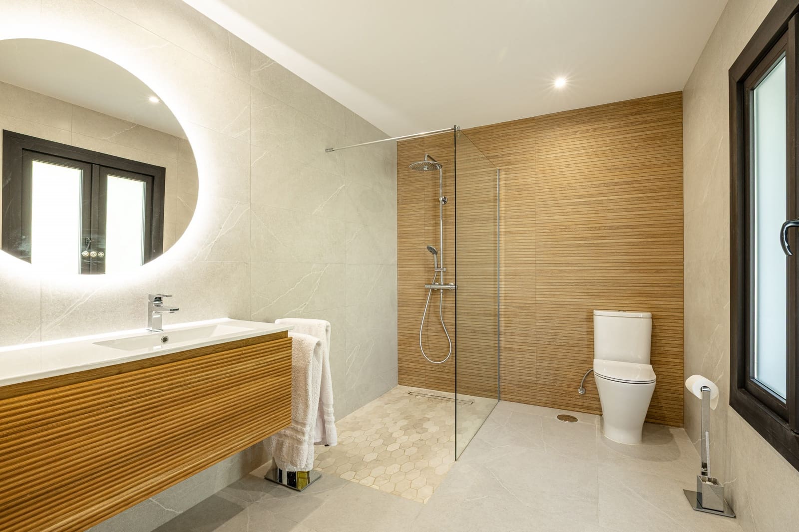 5 bedroom Villa for sale in Benahavis with pool garage - € 1,998,000 (Ref: 9481945)