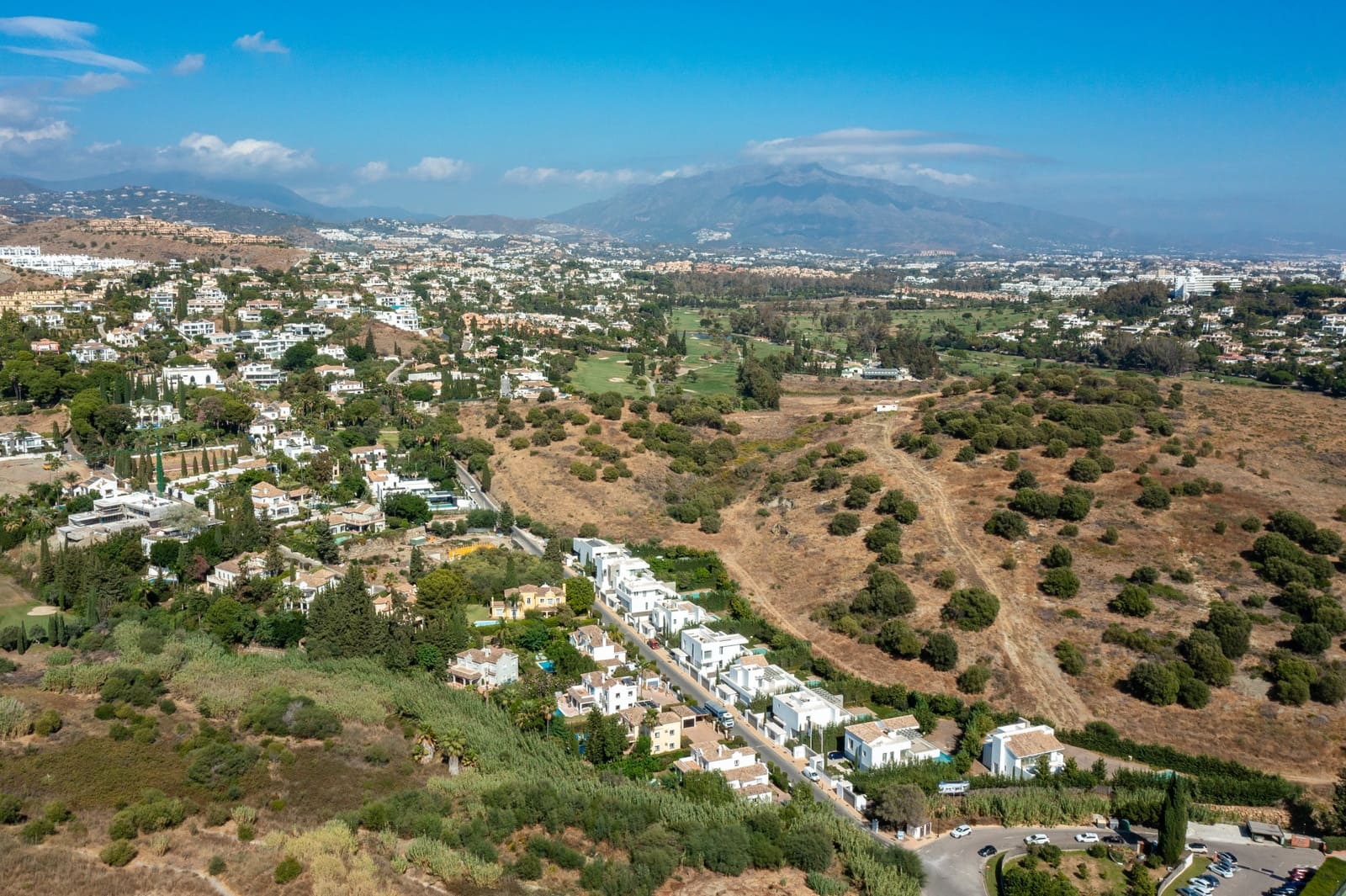 5 bedroom Villa for sale in Benahavis with pool garage - € 1,998,000 (Ref: 9481945)
