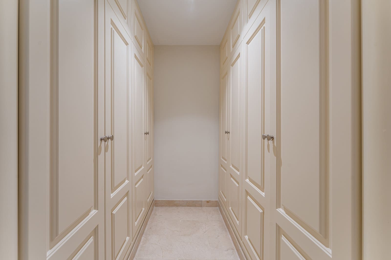 3 bedroom Apartment for sale in Marbella with pool garage - € 1,195,000 (Ref: 9481946)