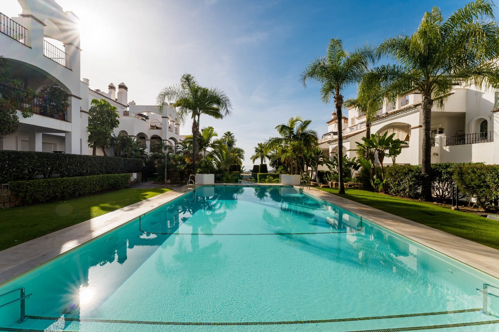 3 bedroom Apartment for sale in Marbella with pool garage - € 1,195,000 (Ref: 9481946)