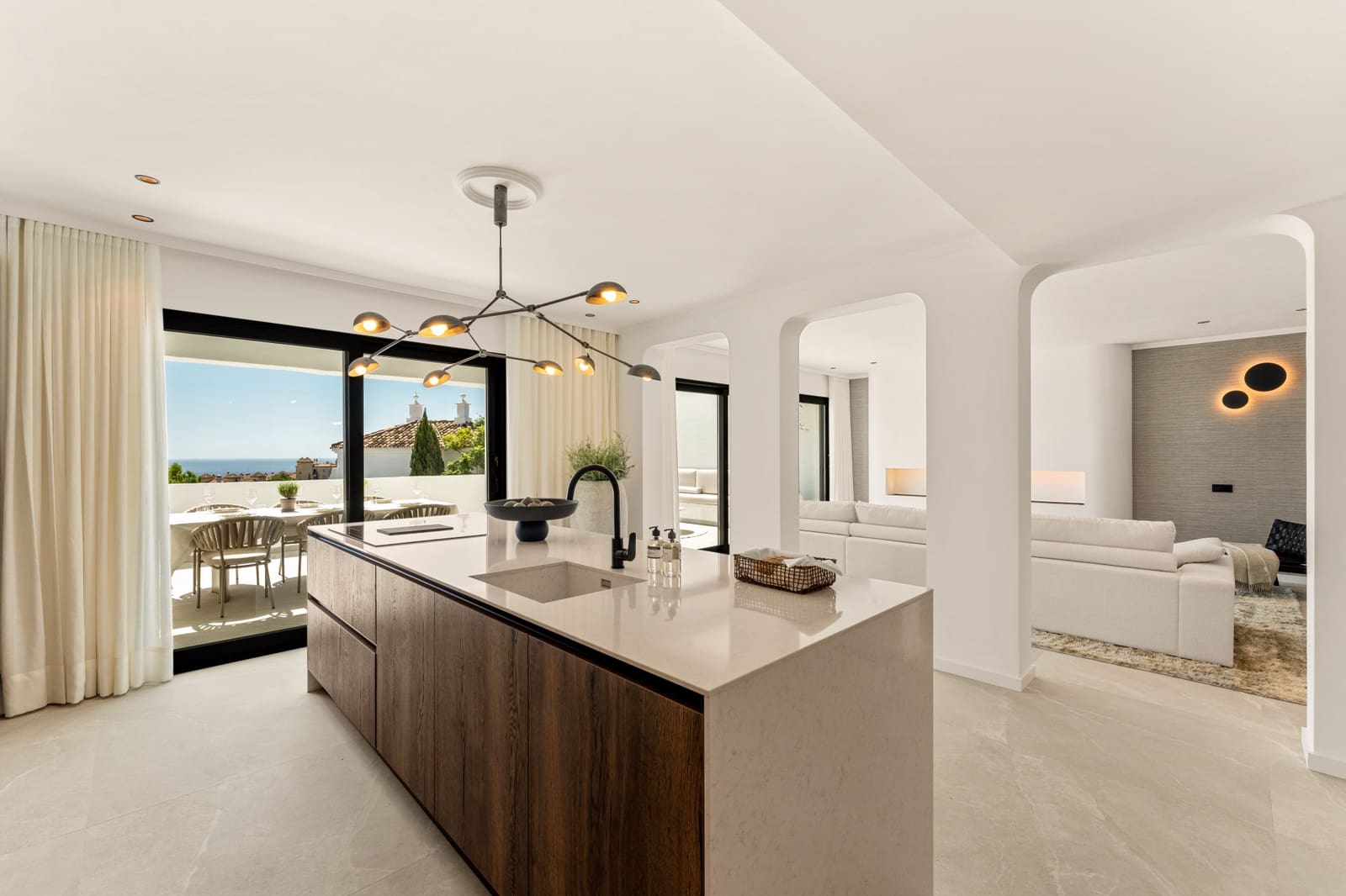 3 bedroom Apartment for sale in Benahavis with pool garage - € 1,350,000 (Ref: 9481948)