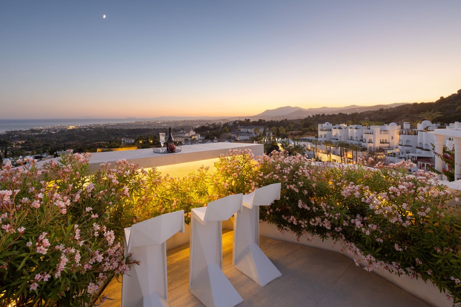 4 bedroom Penthouse for sale in Marbella with pool garage - € 2,995,000 (Ref: 9481949)