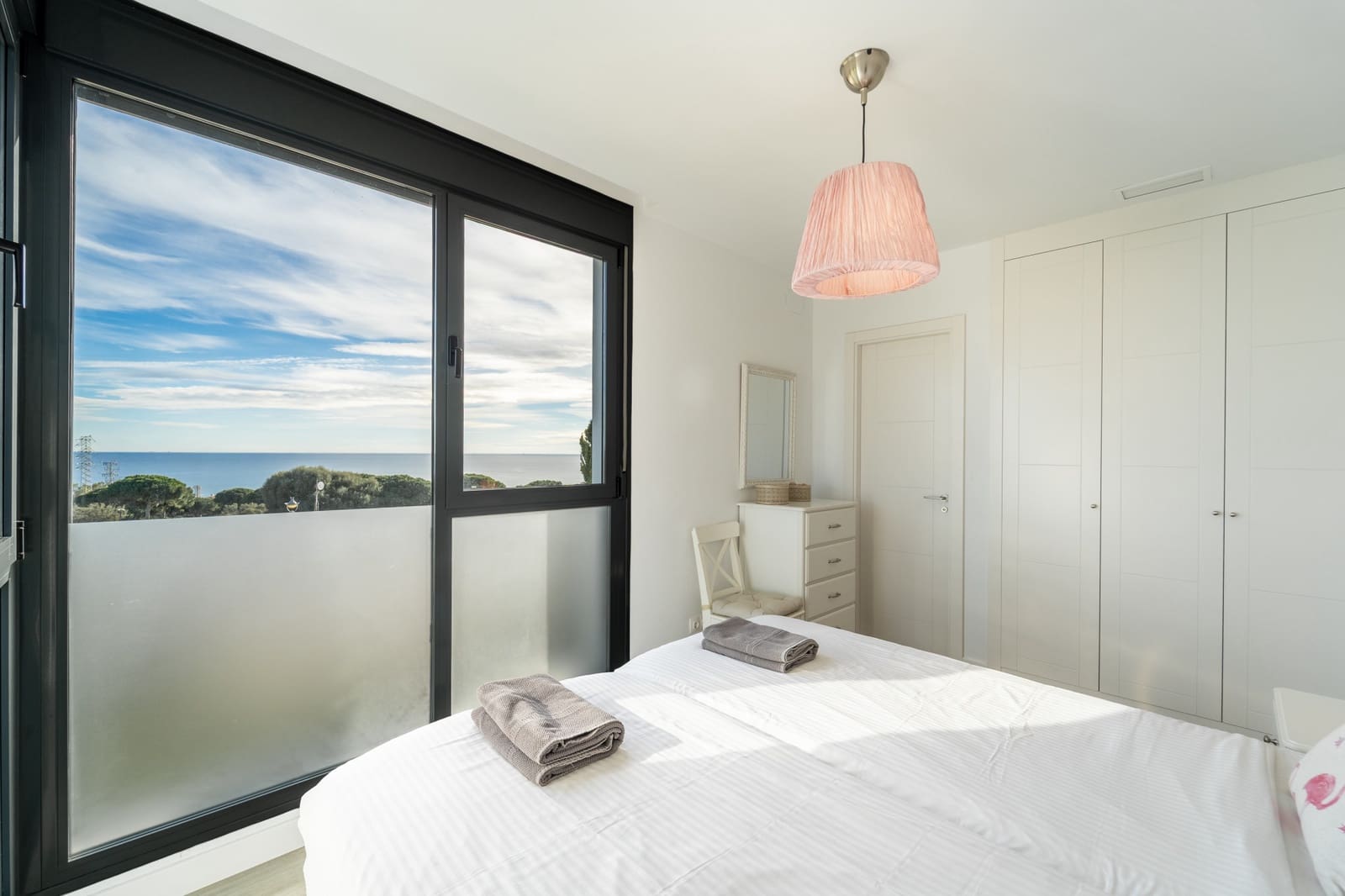 4 bedroom Villa for sale in Marbella with pool garage - € 1,595,000 (Ref: 9494351)